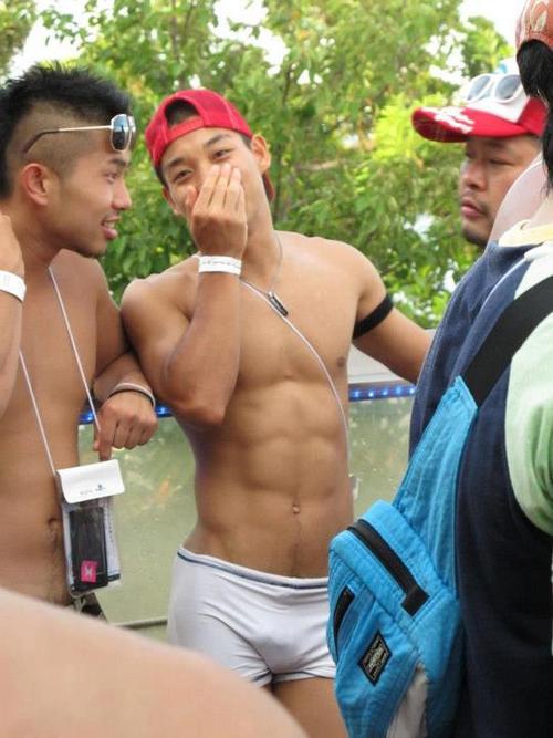 Featured image of post 教你几招街上轻松辨认Gay