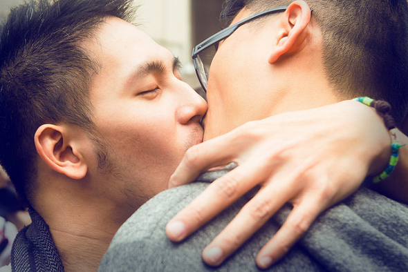 Featured image of post 为什么有人对同性亲吻感到恶心？