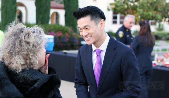 Featured image of post 华裔同性恋市长：终于可以结婚瞭！