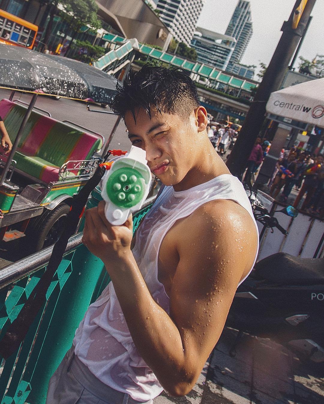 Featured image of post 鲜肉帅哥合集, 泼水节来瞭（二）